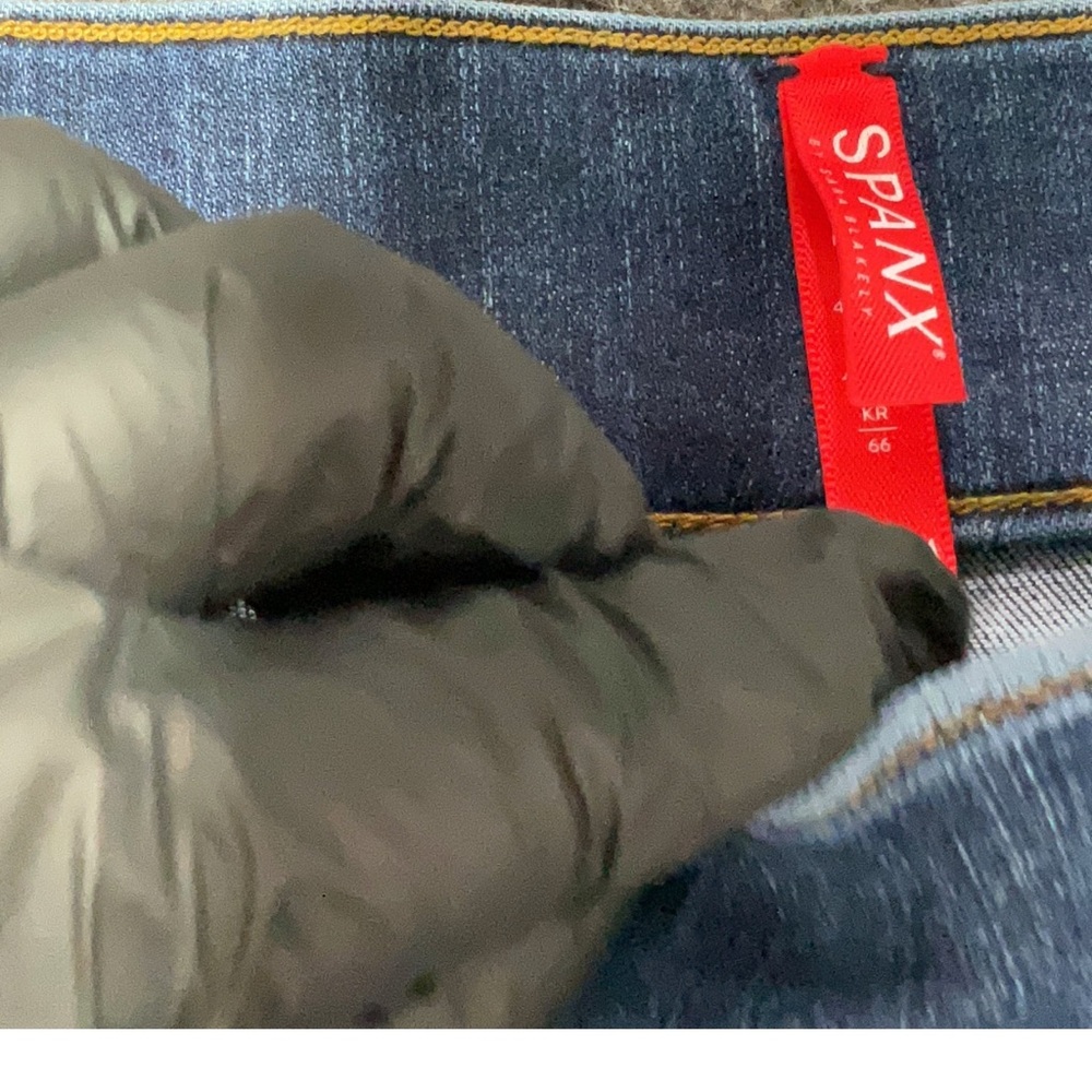 SPANX Mid-Rise Skinny Jeans in Dark Blue Wash - Picture 8 of 8